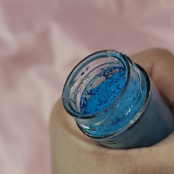 MAC loose pigment "Hi Def Cyan" - Picture 5 of 5